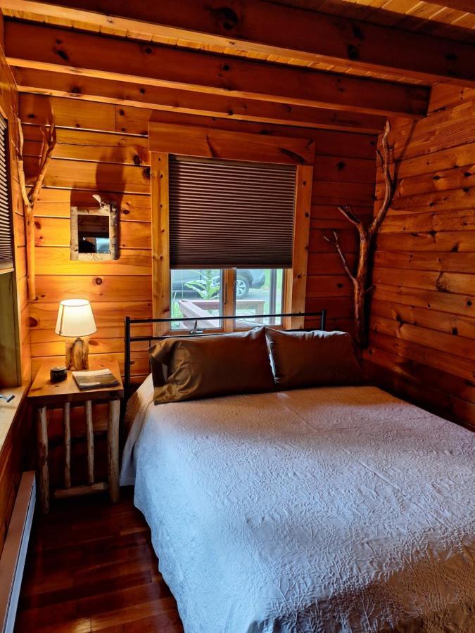 Neshannock Creekside Log Cabin Volant Екстериор снимка